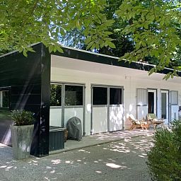 Cozy terrace at Cottage in Hattem, vacation accommodation in the Veluwe, Gelderland.