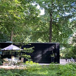Sunny terrace of Cottage in Hattem, vacation home in Veluwe, Gelderland.