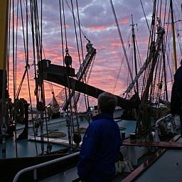 GR008 vakantiehuis in Groningen biedt uitzicht op schilderachtige grachten en huizen.