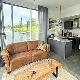 Verblijf 371420 - Appartement Midden Limburg - Appartement Maasterp - Woonboot 1