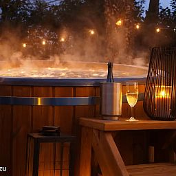 Guest house 374135 - Holiday property Midden Limburg - Luxe houten boshuisje met hottub