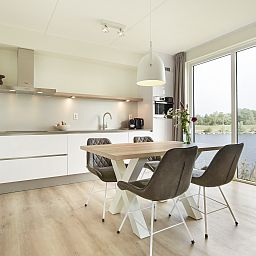 Verblijf 380850 - Bungalow Noord Limburg - 4-persoons waterwoning | 4CE