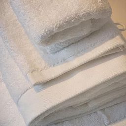 Frische Handtuecher im Cottage in Heijen, Ferienunterkunft in Nord-Limburg.