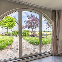 Seite des Ferienhauses in Merselo, Ferienhaus in Nord-Limburg mit grossem Parkplatz.