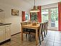 Verblijf 385227 • Bungalow Noord Limburg • Domein De Schatberg | 8-persoons bungalow | 8CE  • 4 van 13