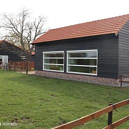 Guest house 385614 - Holiday property Noord Limburg - Huisje Met de kippen Op Stok/Sierkip