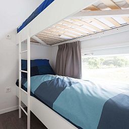 Bunk bed in child-friendly room of Module 6 persons vacation home Schin op Geul, South Limburg, ideal for families.