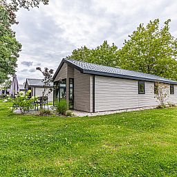 Seitenansicht von Chalet in Kaatsheuvel, Ferienhaus in grner Umgebung im Herzen von Brabant.