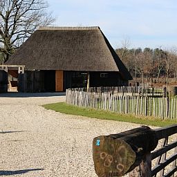 Ingang van het vakantiehuisje in Breda met landelijke sfeer, West Brabant, Noord Brabant.