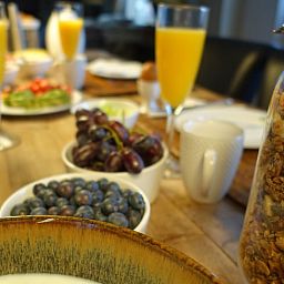 Gezellig ontbijt in vakantiehuis in Roosendaal, West Brabant, Noord Brabant.