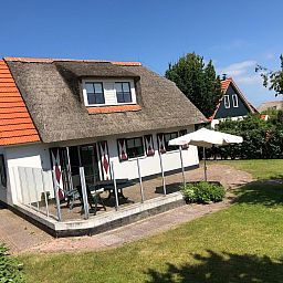 Guest house 4504156 - Holiday property Noordzeekust - Vakantiehuis "Buiten 5" mit Terrasse und privatem Garten