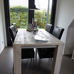 Stijlvolle eetkamer in Sandepark 29 vakantiehuis, Groote Keeten, Noordzeekust, Noord-Holland.