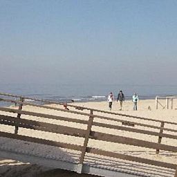 Modern bathroom in vacation home NH080, located in Julianadorp aan Zee, North Sea coast, North Holland, with sleek design and luxury amenities.
