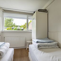 Verblijf 454223 • Vakantiewoning Noordzeekust • Landelijk ingericht vakantiehuis voor 4 tot 5 personen bij  • 3 van 24