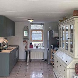 Gemuetliches Hallenbad im Ferienhaus NH251 in Medemblik, Nordholland, ideal fuer Familien.