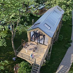 Freistehendes Haus in Enkhuizen mit groer Terrasse, umgeben von Grn an der Kste des IJsselmeers in Nordholland, ideal zum Entspannen.