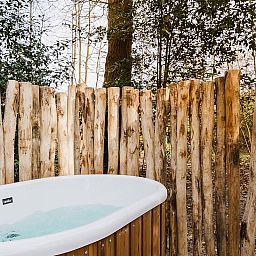 Verblijf 461620 - Tenthuis IJsselmeerkust - De Stille Heide | 6 Pers. | Kachel & Hottub