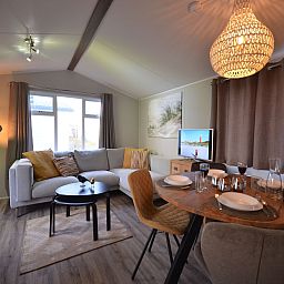 Guest house 470854 - Chalet Waddenkust - Recreatiepark Wiringherlant - Wiringher Chalet 83