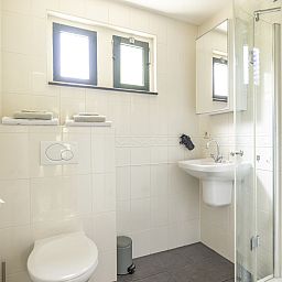 Decoratieve pompoenen bij NH495 vakantiehuis in Sint-Pancras, Noord-Holland.