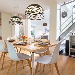 Prachtige zonsondergang bij de kust nabij Huisje in Schoorl, Noord-Holland noord.