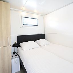 Guest house 510145 - Boat Amsterdam eo - Houseboat with roof terrace and balcony (4 pers) "De Hoop"