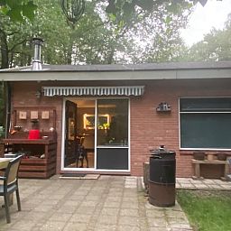 Terrasse im Cottage in Nutter, Ferienhaus in Nutter, Twente, ideal fuer Mahlzeiten im Freien.