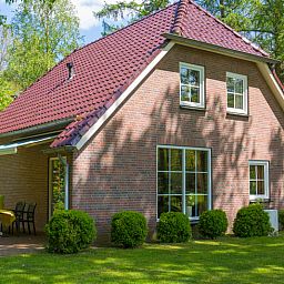 Gemuetliche Terrasse im Ferienhaus in Nutter, Twente, ideal fuer einen entspannten Aufenthalt in Overijssel.