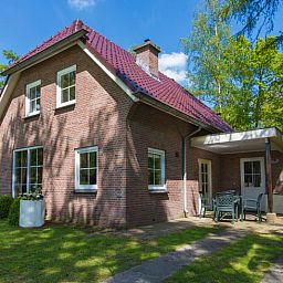 Geraeumiger Garten im Ferienhaus in Nutter, Twente, bietet Ruhe und Natur in Overijssel.
