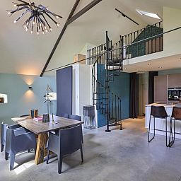 Strakke keuken van The Green Getaway vakantiehuis in Haaksbergen, Twente met moderne apparatuur.