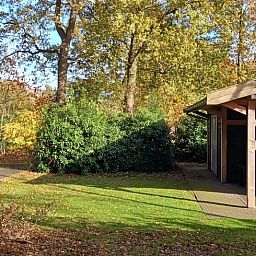 Vakantiehuisje in Albergen, Twente met ruime tuin en groene omgeving in Overijssel, perfect voor natuurliefhebbers.