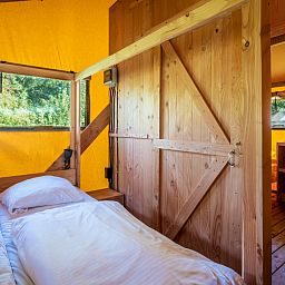 Guest house 523423 - Tent house Twente - Safaritent Comfort met privé Hottub