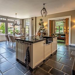 Stilvolle Kueche des Ferienhauses Huisje in Denekamp, ideal zum Kochen in Twente, Overijssel.