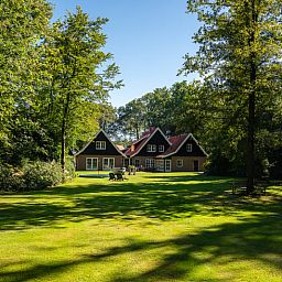 Geniet van de rust bij Huisje in Losser, een vakantiehuis omringd door groene natuur in Twente, Overijssel.