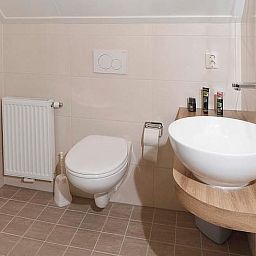 Modernes Badezimmer im Ferienhaus in Deurningen, komfortables Ferienhaus in Twente.