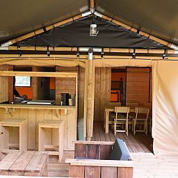 Verblijf 525310 - Tenthuis Twente - Safaritent 6 personen incl. sanitair aan het meer