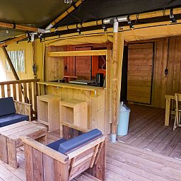 Verblijf 525310 - Tenthuis Twente - Safaritent 6 personen incl. sanitair aan het meer