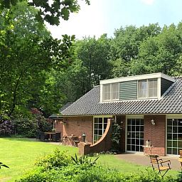 Ferienhaus in Holten mit gruenem Garten, gelegen in der Natur von Salland, Overijssel. Geniessen Sie Ruhe und Frieden in diesem charmanten Ferienhaus.