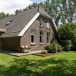 Indoor space of OV530 in Zwolle, Overijssel with wooden floors and modern furnishings.