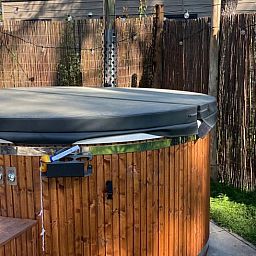 Experience luxury with the hot tub at Holiday Home in Haarle, perfect for relaxation in Hellendoorn, Overijssel.
