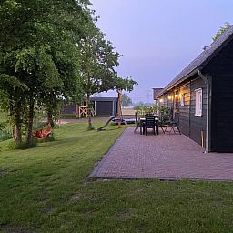 Beautiful terrace at Cottage in Hasselt, vacation home surrounded by nature in Salland, Overijssel.
