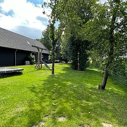 Spacious garden at Cottage in Hasselt, vacation home in quiet Salland, Overijssel.