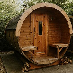 Guest house 540880 - Holiday property Vechtstreek - Luxe bosrand loft met Hottub & Sauna