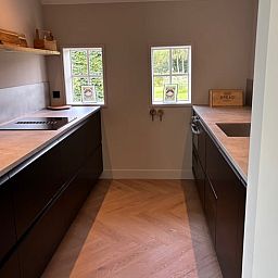 Moderne Kueche im Ferienhaus in Arrien, ideal fuer einen erholsamen Aufenthalt in der Region Vecht, Overijssel.