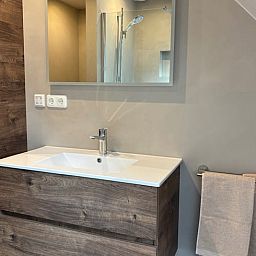 Elegantes Badezimmer im Ferienhaus in Arrien, ideal fuer Komfort in der Region Vecht, Overijssel.