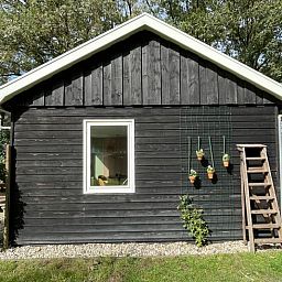 Rustikales Ferienhaus in Lemele mit Holzfassade in der Region Vecht, Overijssel.