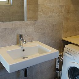 Uitzicht op de tuin vanuit de woonkamer van OV650, Lemele, Overijssel.