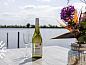 Verblijf 550150 • Vakantiewoning Noordwest Overijssel • Comfortabele 2 persoons woonboot nabij Giethoorn met  • 5 van 26
