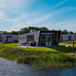 Detached house in Kampen with modern architecture on the waterfront, ideal vacation home in Northwest Overijssel, surrounded by nature.