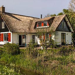 Charmant Vakantiehuis in Kalenberg met rieten dak in Noordwest Overijssel, Overijssel.