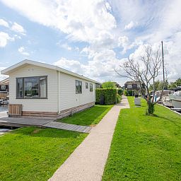 Omgeving van Blauwborst 24-18 vakantiehuis in Breukelen, Utrecht met groene paden